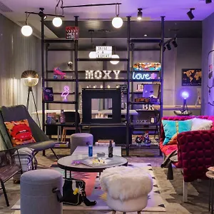 3* Otel Moxy Old Town